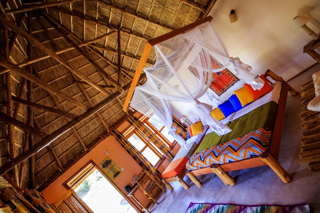 Wild Tracks Overland Camp Kasese Ngoại thất bức ảnh