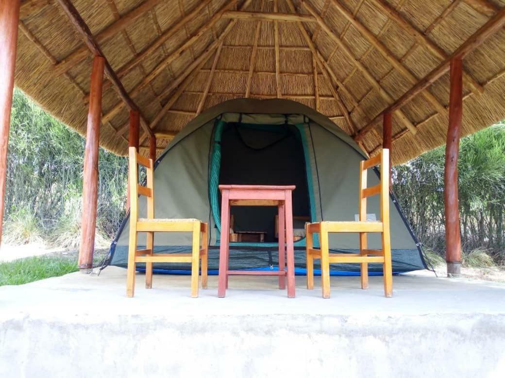 Wild Tracks Overland Camp Kasese Ngoại thất bức ảnh